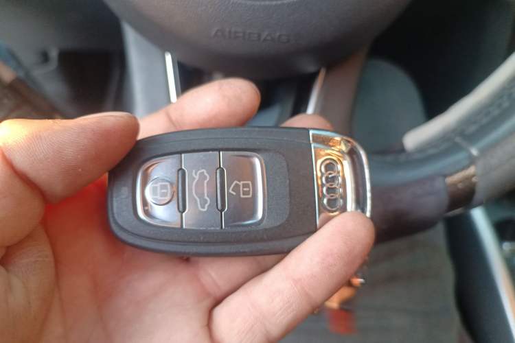 Used Audi Q5 2018 Collector's Edition 40 TFSI Technology Model
