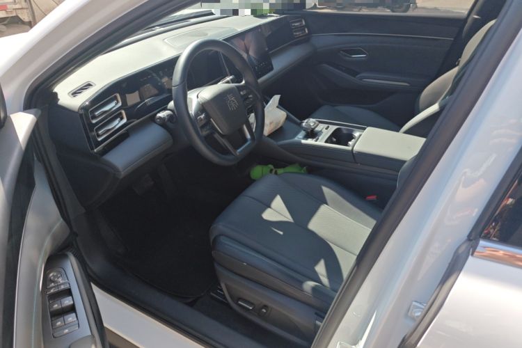 Used BYD Qin L 2025 DM-i Smart Drive 120KM Leading Model Driver Seat