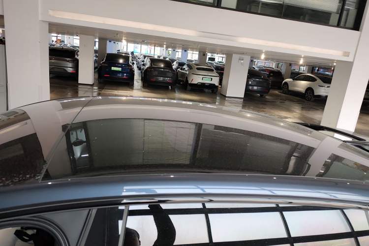 Used IM LS7 2023 100kWh Lux All-Wheel-Drive Version
