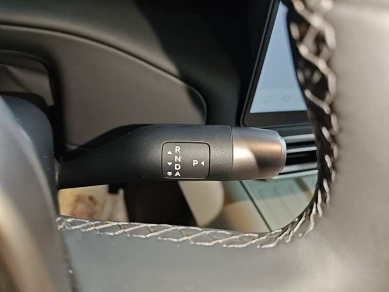 Used Li Auto MEGA 2025 Home Family Special Edition — 13