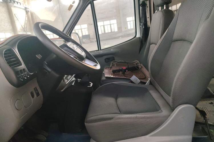 Used JMC Transit 2017 2.8T Commercial Version Short Wheelbase Mid-Roof 6/7/8-Seater JX493
