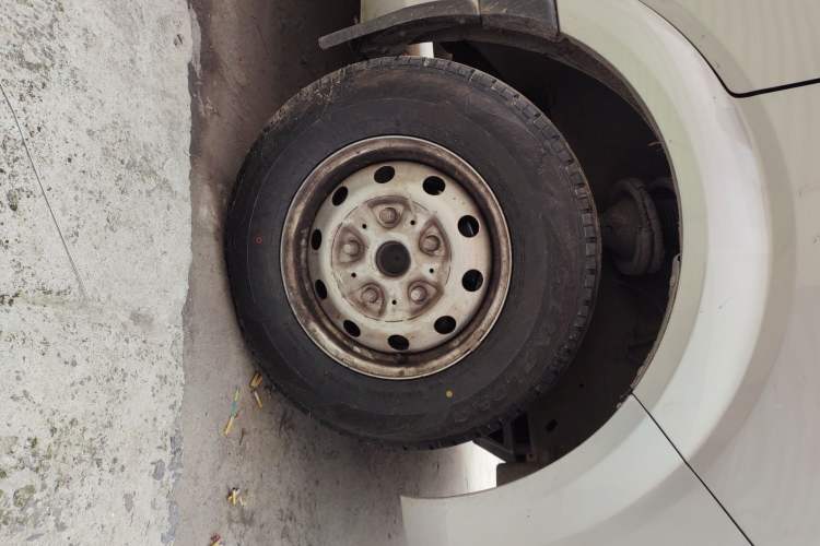 Used Foton Toano 2023 Joy Elephant Multi-Function Model Cummins 2.8T Manual Transmission Long Wheelbase Mid-Roof Design Rear Single Tire—Available in 5/6/7/9-Seater Configurations
