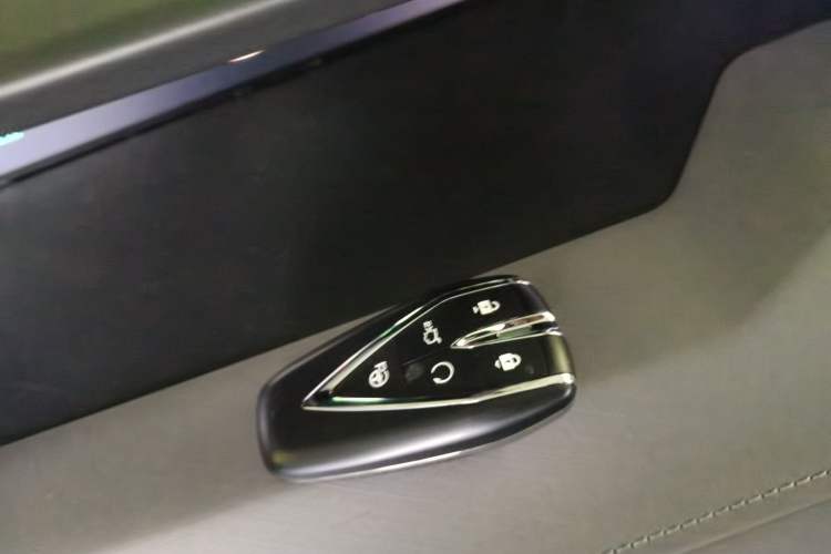 Used Changan UNI-V 2022 1.5T Smart Navigation Version
