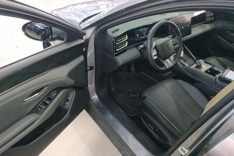 Used BYD Qin L 2024 DM-i 120KM Beyond Model
