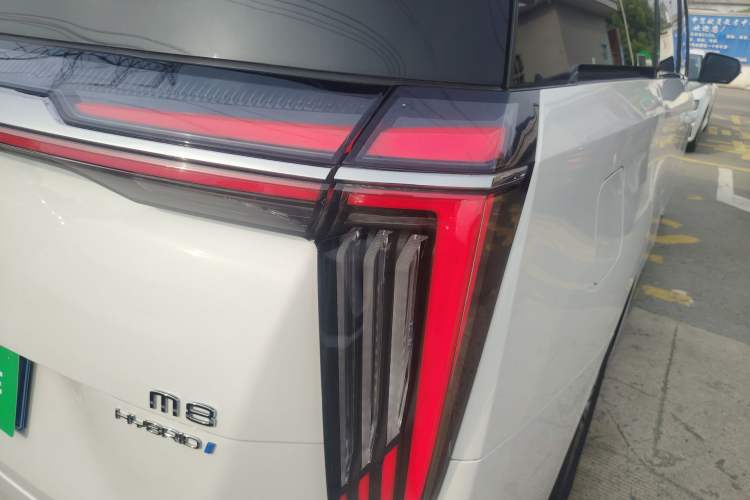 Used GAC Trumpchi M8 2023 Zongshi Series Dual-Motor YuZun Edition Right Rear Taillight