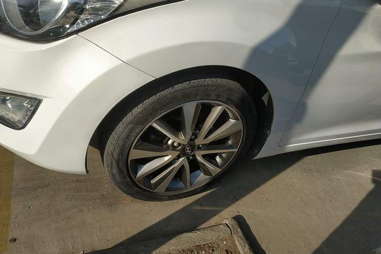 Used Hyundai Elantra (5th Generation / Langdong) 2015 1.6L Automatic Leading Model