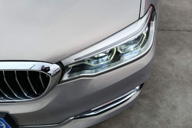 Used BMW 5 Series 2018 Revised Version 530Li Leading Edition Luxury Package Left Front Headlight
