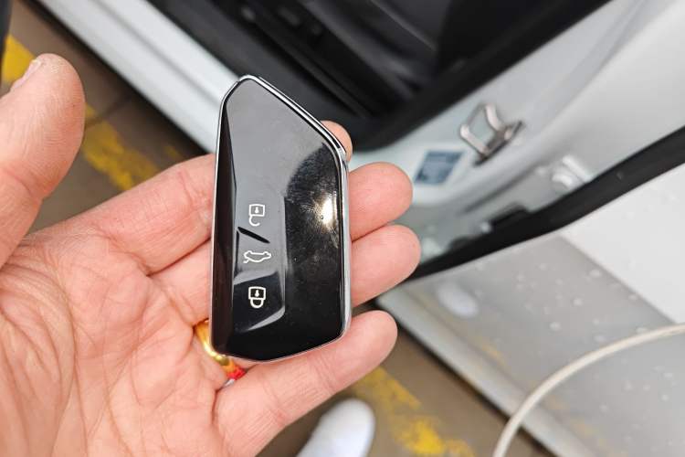 Used Volkswagen Golf 2023 Facelift 280TSI DSG R-Line Lite
