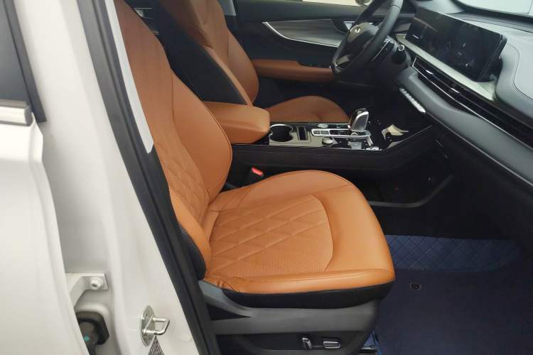 Used Chery Tiggo 8 PLUS 2022 290TGDI DCT Luxury Edition Right Front Seat