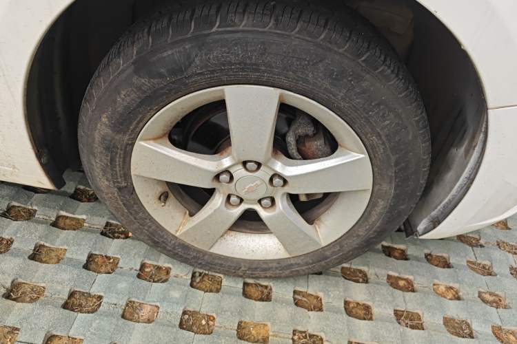 Used Chevrolet Cruze 2013 1.8L SE AT Right Front Wheel Hub