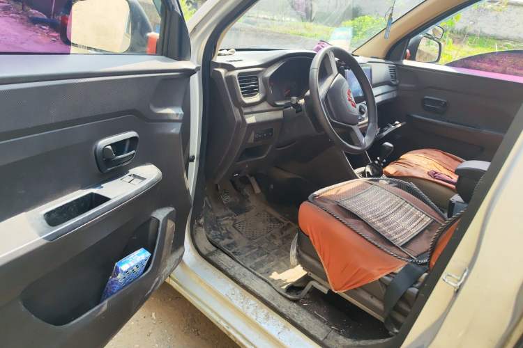 Used Wuling Hongguang V 2022 1.5L Jingqu Edition Electric-Assist LAR