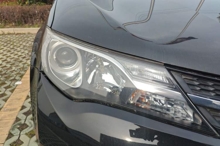 Used Toyota RAV4 2015 2.0L CVT Two-Wheel Drive Fashion Edition
