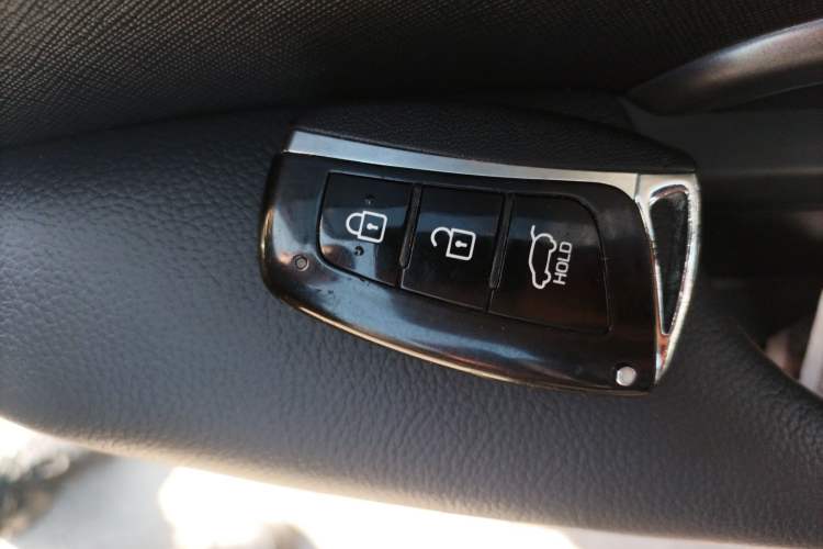 Used Hyundai Grand SantaFe 2013 3.0L 7-Seater Four-Wheel-Drive Comfort Edition Vehicle Key