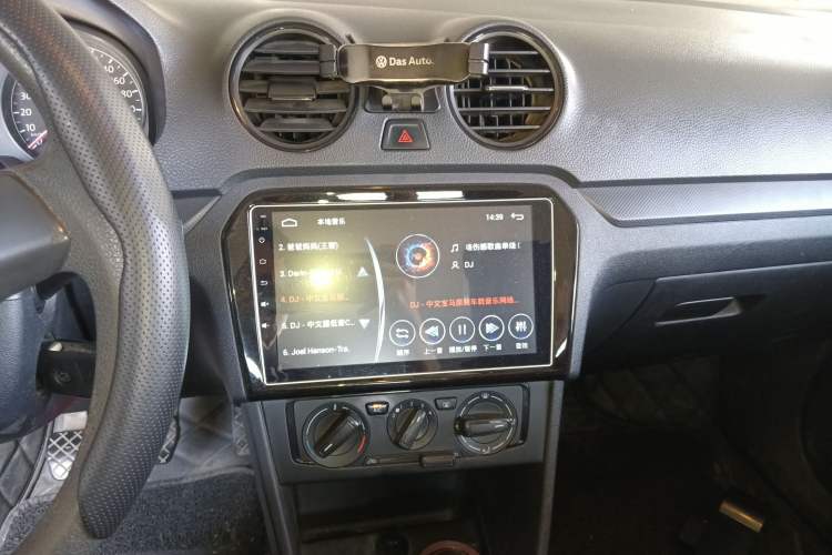 Used Volkswagen Jetta 2015 Value Edition 1.6L Manual Fashionable Style