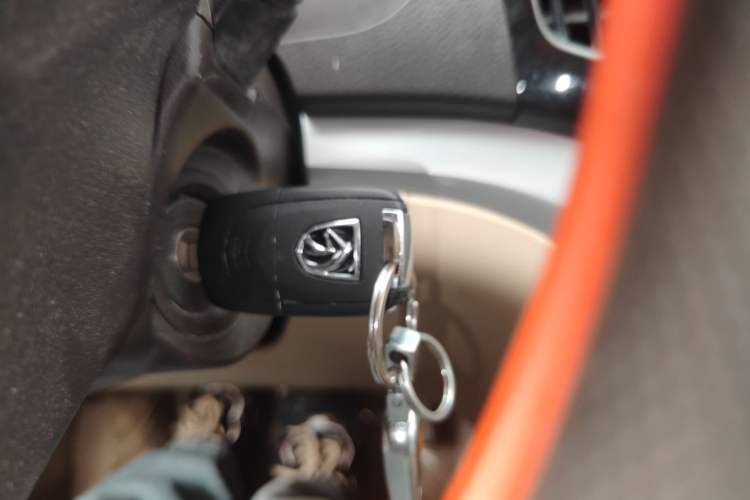 Used Baojun 730 2014 1.5L manual standard trim 7 seats
