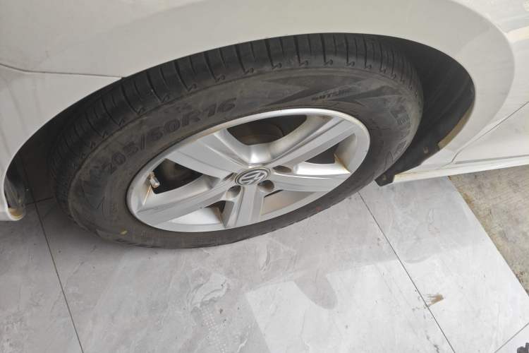 Used Volkswagen Lamando 2015 230TSI DSG Fashion Edition