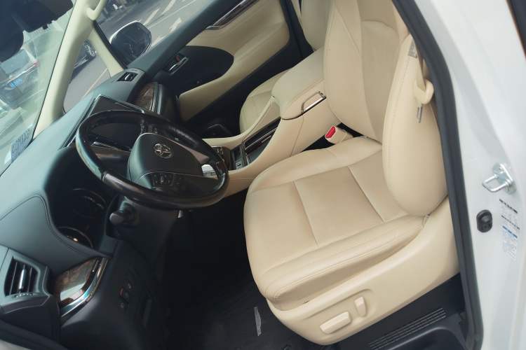 Used Toyota Alphard 2020 Dual-Engine 2.5L Luxury Edition