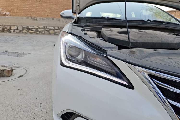 Used CHANGAN Eado 2019 High-Energy Edition 1.6L GDI Manual Pioneer Model China VI Standard Right Front Headlight