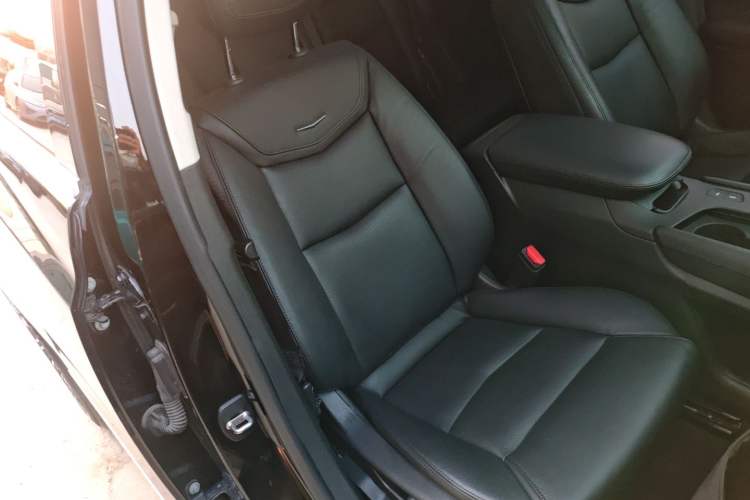 Used Cadillac XT5 2018 25T Luxury Model