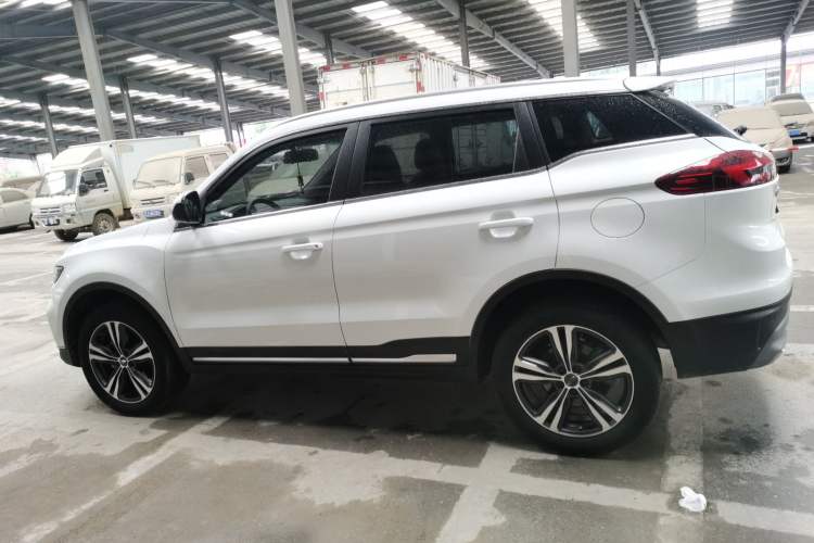 Used Geely Auto Emgrand X7 Sport 2022 1.8TD DCT Zhiya Trim
