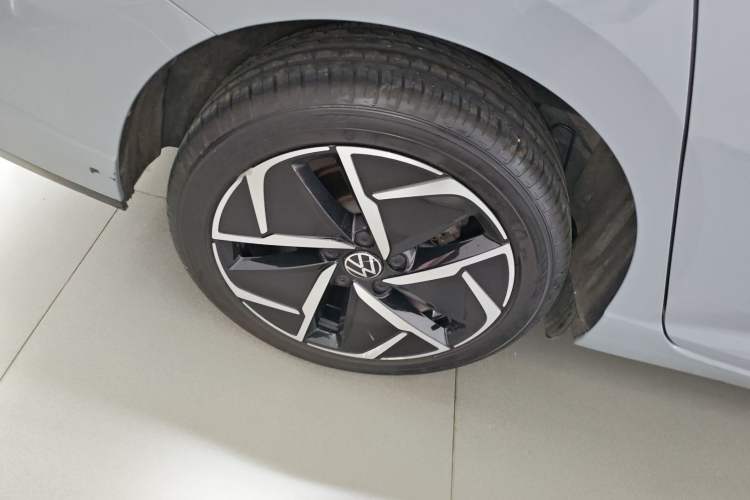 Used Volkswagen Lavida 2023 280TSI DSG Starry Sky Deluxe Edition Right Rear Wheel Hub