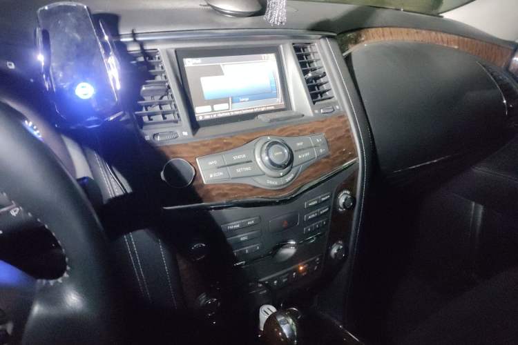 Used Nissan Patrol  Audio And AC Panel