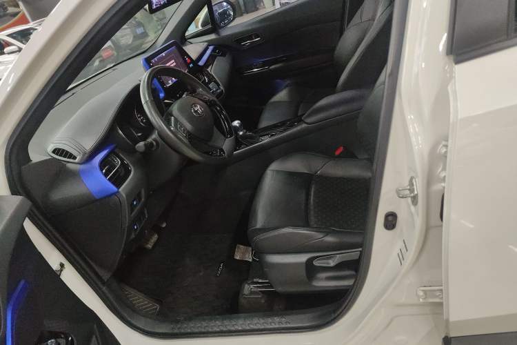 Used Toyota IZOA 2020 2.0L Yichi Version