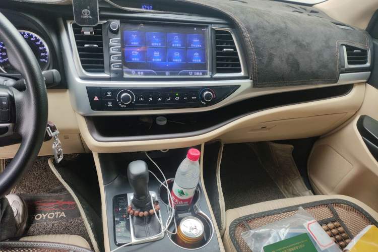 Used Toyota Highlander 2018 2.0T Two-Wheel Drive Elite Edition 7 Seats China VI Standard
