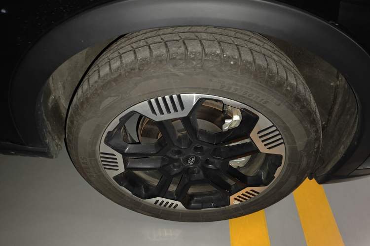 Used Ford Equator Sport New Energy 2025 Platinum Edition Right Front Wheel Hub