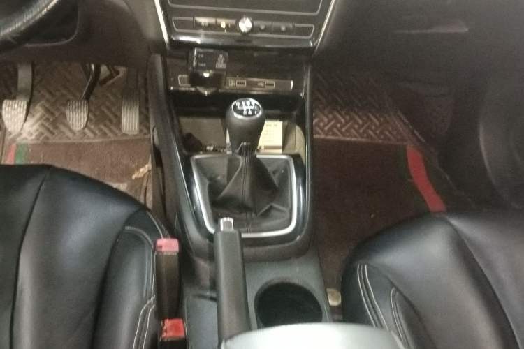Used Roewe i5 2020 1.5L Manual 4G Connect Luxury Edition Gear Lever