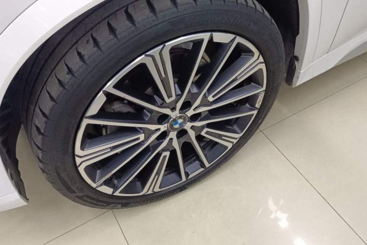 Used BMW X1 2023 xDrive25Li M Sport Package Left Front Wheel Hub