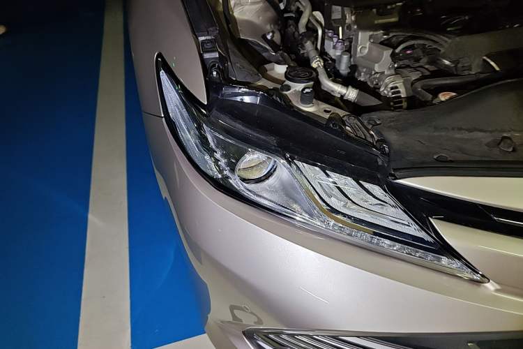 Used Toyota Camry 2019 2.5G Luxury Edition China VI Standard Right Front Headlight