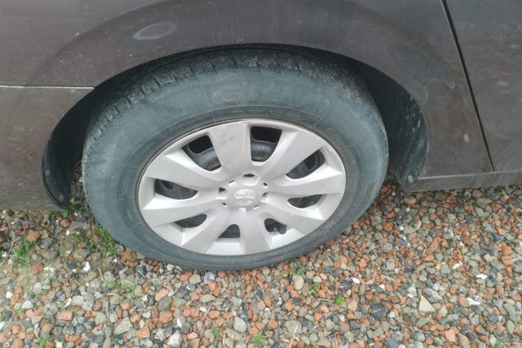 Used Peugeot 301 2014 1.6L Manual Comfort Edition