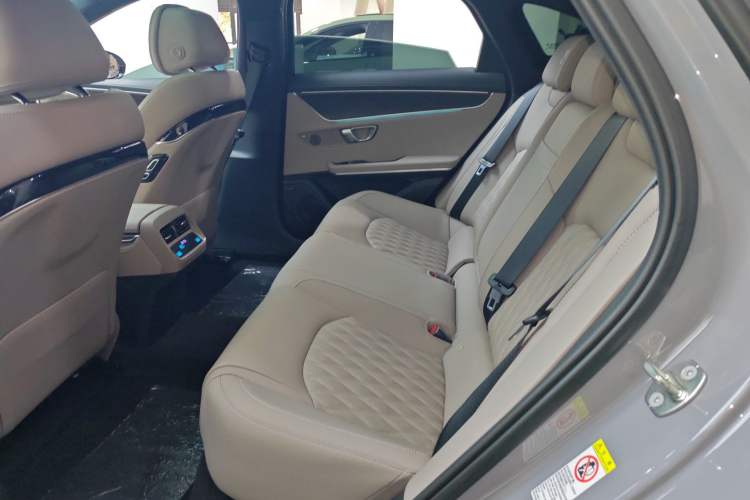 Used BYD Han 2025 DM-i Intelligent Driving Edition 125KM LiDAR Flagship Model
