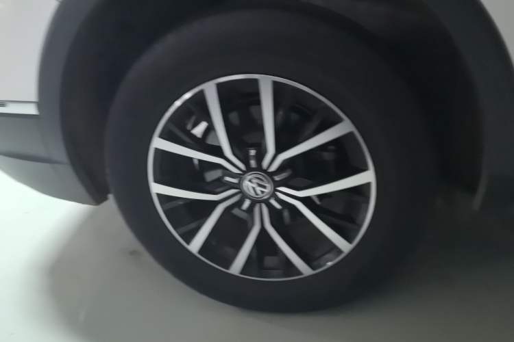 Used Volkswagen Tiguan L 2017 330TSI Automatic Two-Wheel Drive Comfort Edition