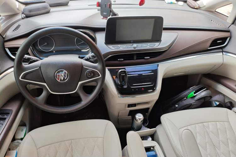 Used Buick GL8 2022 Land Cruiser Executive Class 652T Comfort Model