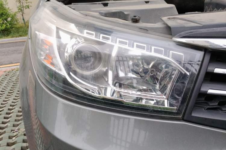 Used HYOSOW S2 2015 1.5L Manual Luxury Edition China IV Right Front Headlight