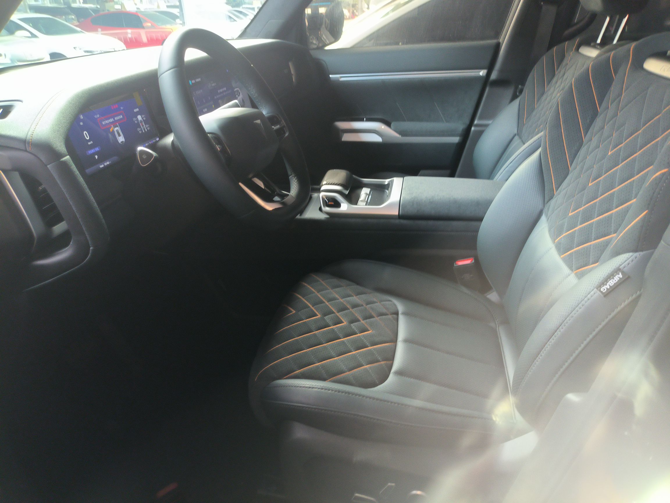 المقاعد الأمامية داخل السيارة