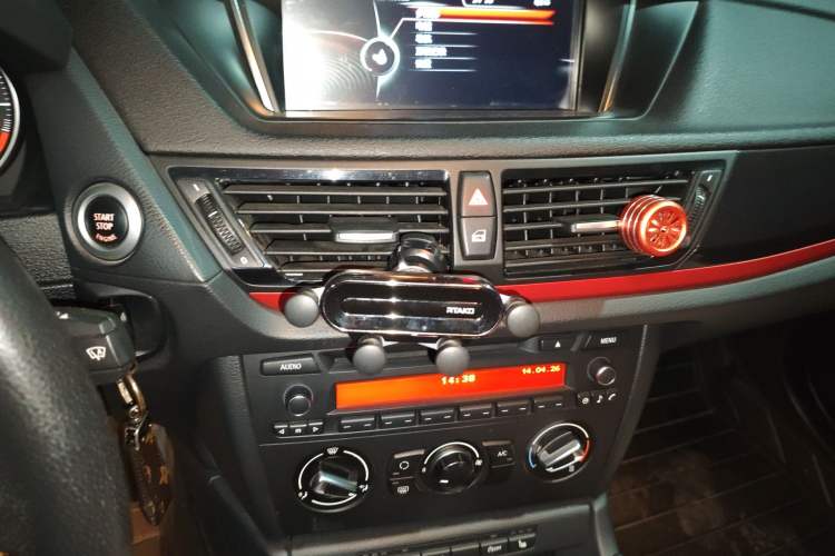 Used BMW X1 2015 sDrive18i Fashion Upgrade Edition Audio And AC Panel