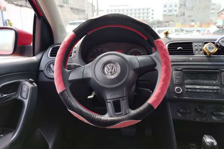 Used Volkswagen Polo 2013 1.6L Automatic Comfort Edition Steering Wheel