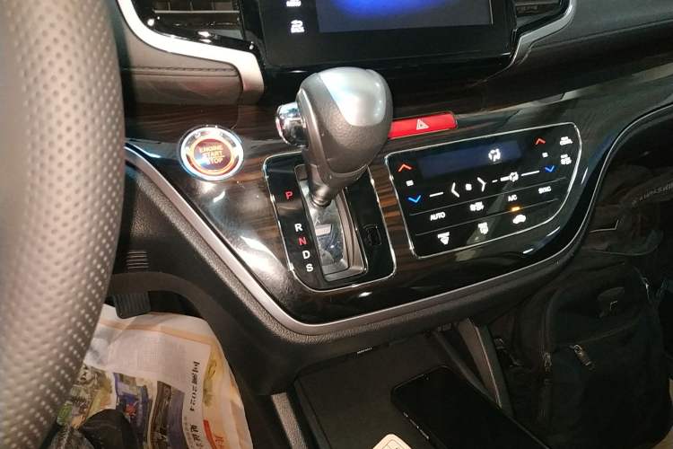 Used Honda Odyssey 2018 2.4L Smart Edition Gear Lever
