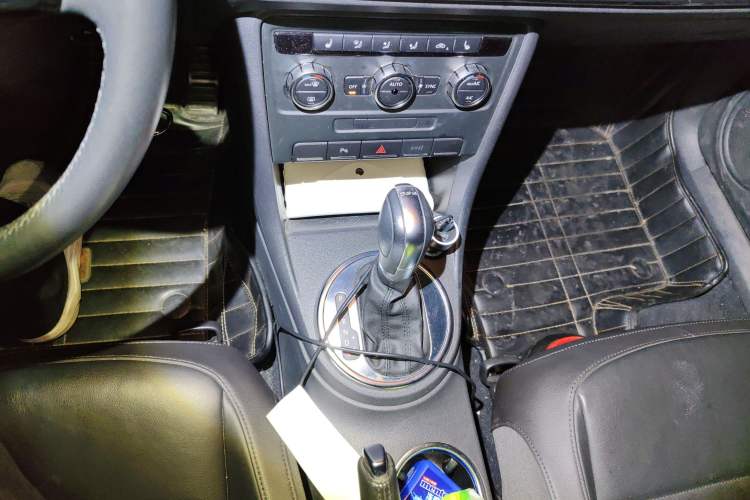 Used Volkswagen Beetle 2013 1.4TSI Luxury Model Gear Lever