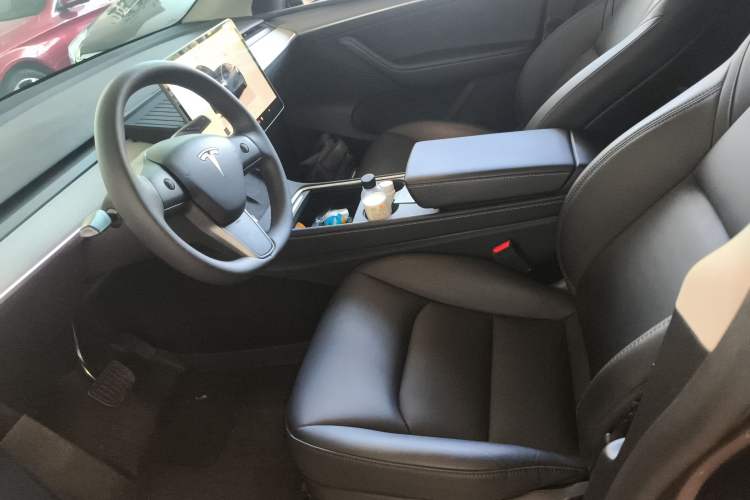 Used Tesla Model Y 2024 Long-Range All-Wheel-Drive Version