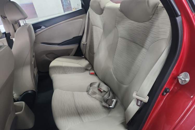 Used Hyundai Verna (older generation) 2016 1.4L Manual Smart GLS Trim Left Rear Seat