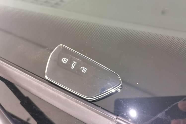 Used Volkswagen Tavendor 2023 380TSI Four-Wheel Drive R-Line Cruise Edition Vehicle Key