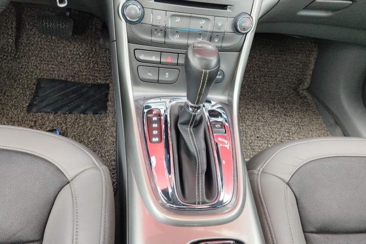 Used Chevrolet Malibu 2014 2.0L Automatic Luxury Edition Gear Lever