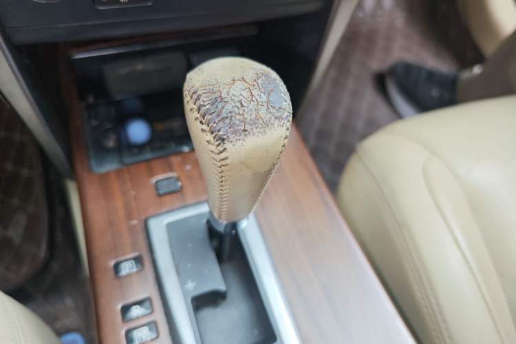 Used Nissan Teana 2010 2.5L XL Anniversary Edition Gear Lever