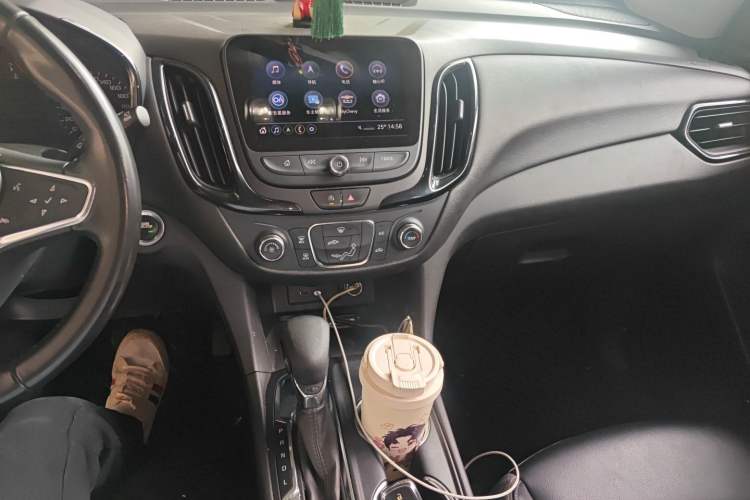 Used Chevrolet Equinox 2022 535T Chijie Edition Audio And AC Panel