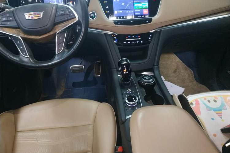 Used Cadillac XT5 2022 2.0T Four-Wheel Drive Platinum Edition
