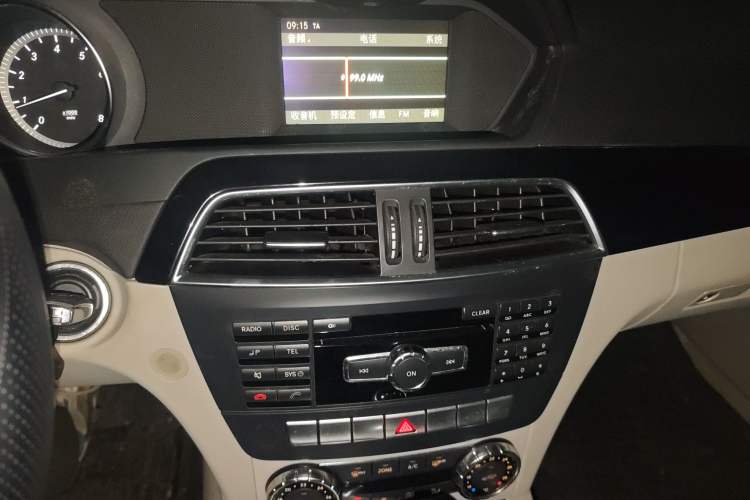 Used Mercedes-Benz C-Class 2011 C 180K Classic model